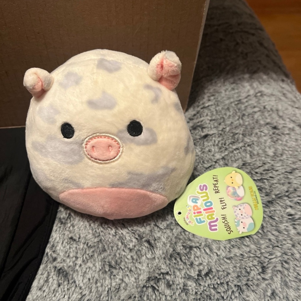 Rosie and Belana flipamallow 5”